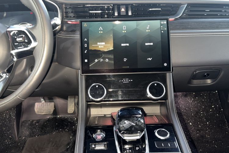 Used Jaguar XFL 2022 XFL 2.0T P250 Two-Wheel-Drive Elite Sport Edition Interior 1