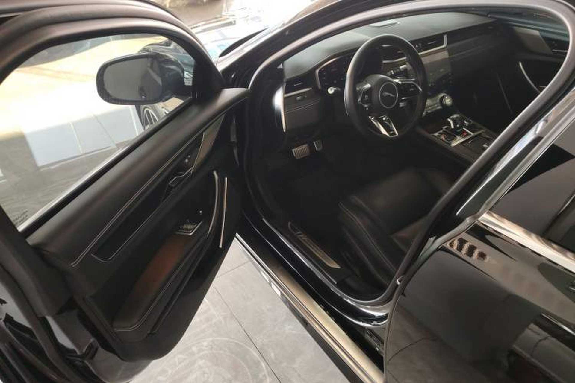 Used Jaguar XFL 2022 XFL 2.0T P250 Two-Wheel-Drive Elite Sport Edition Interior 3