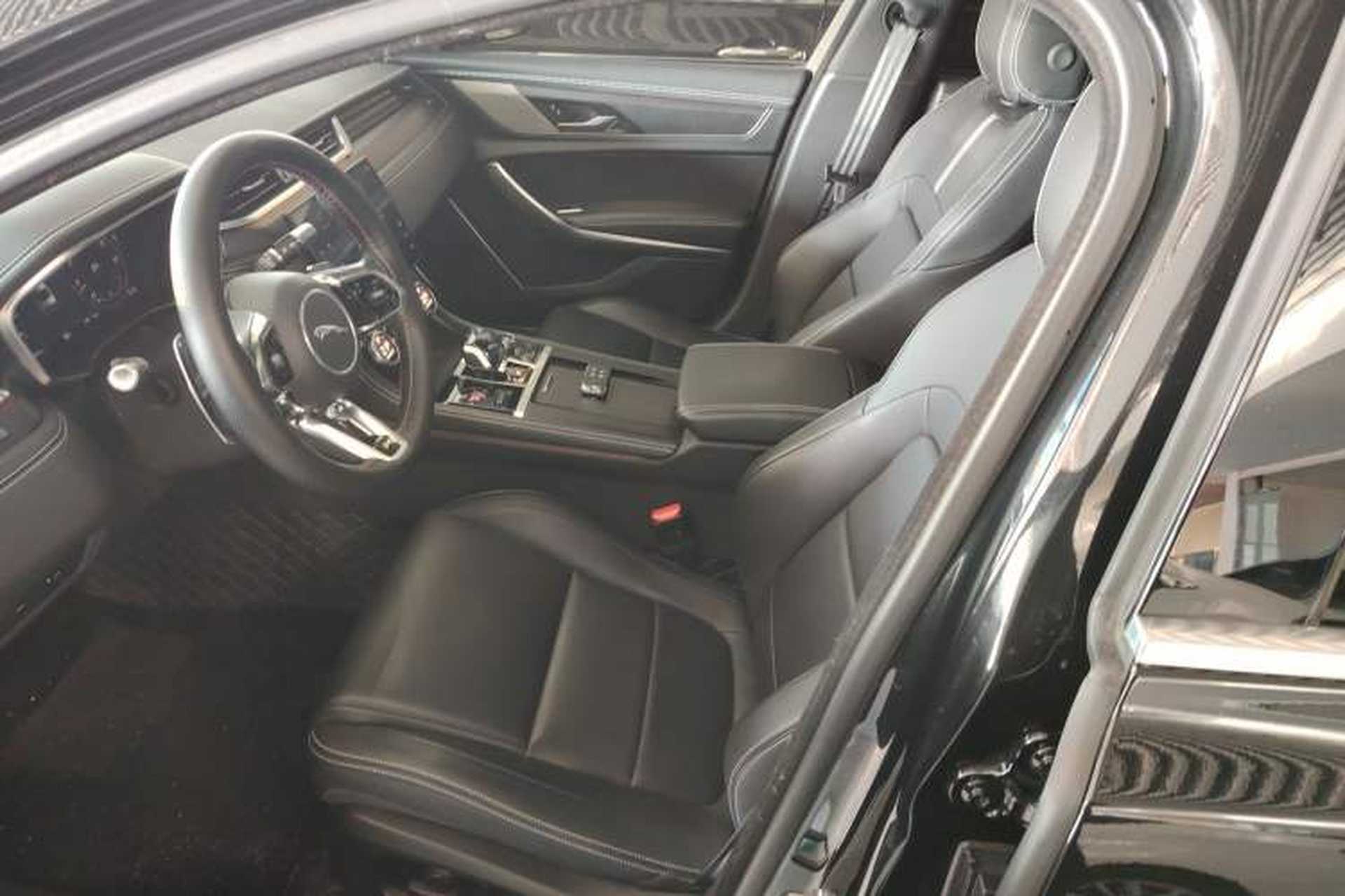 Used Jaguar XFL 2022 XFL 2.0T P250 Two-Wheel-Drive Elite Sport Edition Left Front Seat