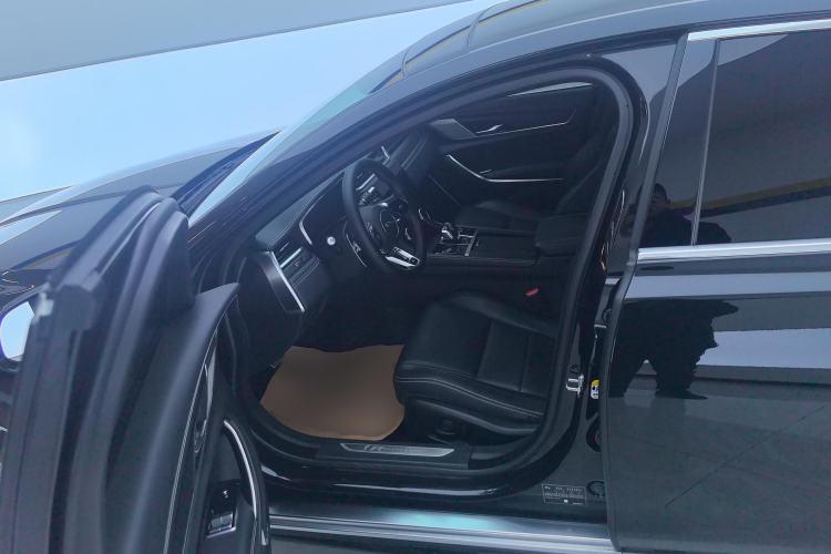 Used Jaguar XFL 2022 XFL 2.0T P250 Two-Wheel-Drive Elite Sport Edition Left Front Seat