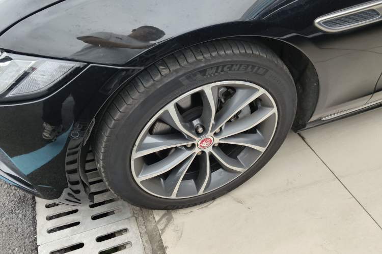 Used Jaguar XFL 2022 XFL 2.0T P250 Two-Wheel-Drive Elite Sport Edition Left Front Wheel Hub