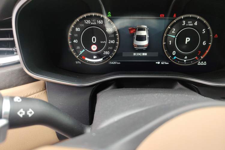 Used Jaguar XFL 2022 XFL 2.0T P250 Two-Wheel-Drive Prestige Luxury Edition Odometer Close Up