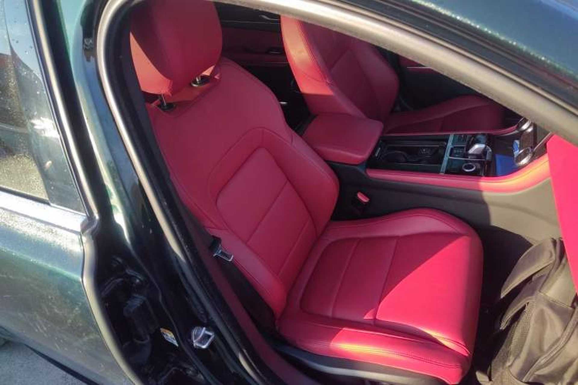 Used Jaguar XFL 2022 XFL 2.0T P250 Two-Wheel-Drive Elite Sport Edition Right Front Seat