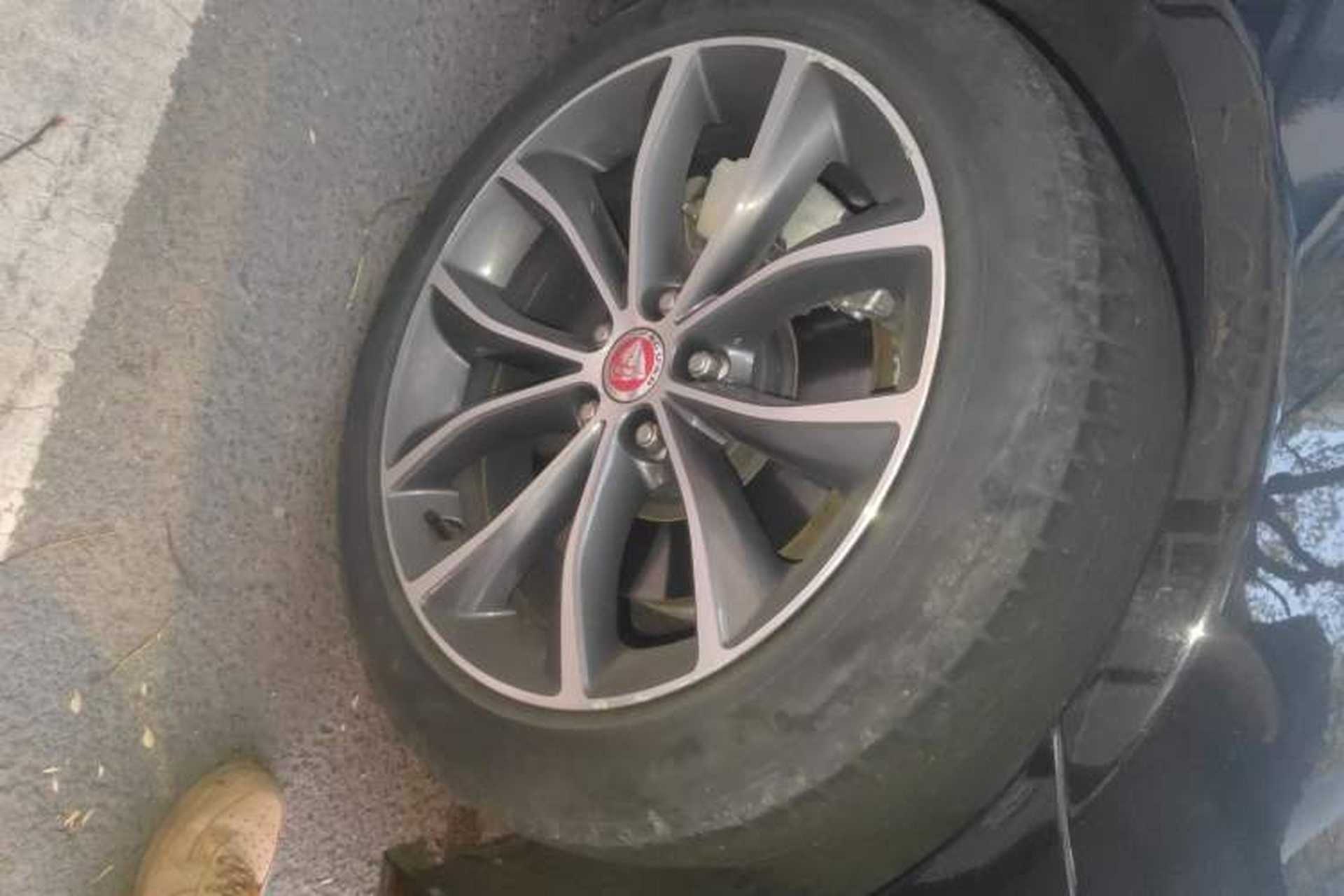 Used Jaguar XFL 2022 XFL 2.0T P250 Two-Wheel-Drive Elite Sport Edition Right Front Wheel Hub