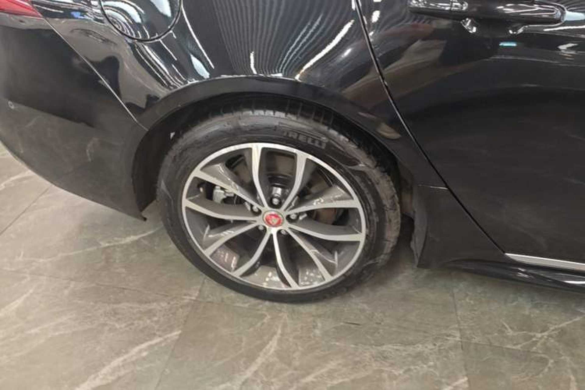 Used Jaguar XFL 2022 XFL 2.0T P250 Two-Wheel-Drive Elite Sport Edition Right Rear Wheel Hub
