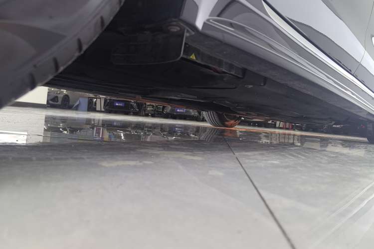 Used Jaguar XFL 2022 XFL 2.0T P250 Two-Wheel-Drive Elite Sport Edition Right Side Sill