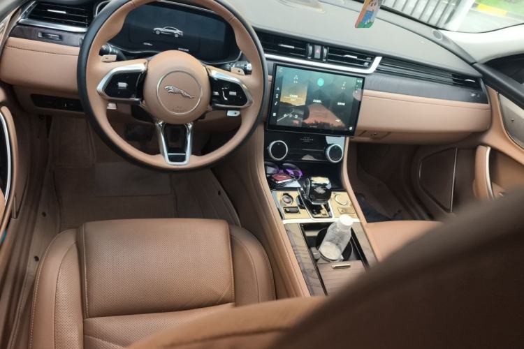 Used Jaguar XFL 2022 XFL 2.0T P250 Two-Wheel-Drive Prestige Luxury Edition Steering Wheel