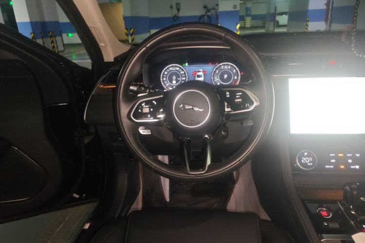 Used Jaguar XFL 2022 XFL 2.0T P200 Two-Wheel-Drive Elite Luxury Edition Steering Wheel