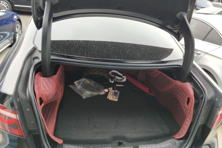 Used Jaguar XFL 2022 XFL 2.0T P250 Two-Wheel-Drive Elite Sport Edition Trunk