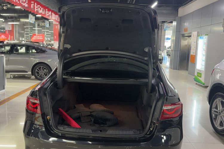 Used Jaguar XFL 2022 XFL 2.0T P250 Two-Wheel-Drive Elite Sport Edition Trunk