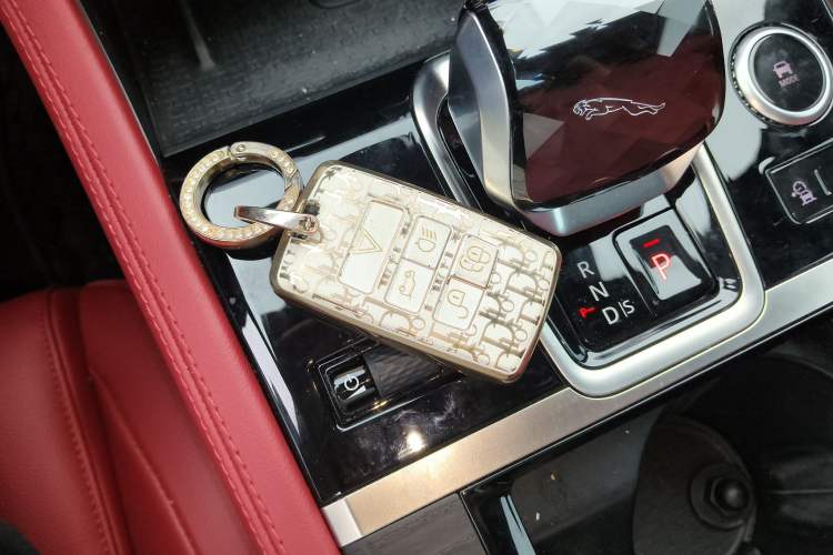 Used Jaguar XFL 2022 XFL 2.0T P250 Two-Wheel-Drive Elite Sport Edition Vehicle Key