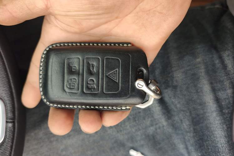 Used Jaguar XFL 2022 XFL 2.0T P250 Two-Wheel-Drive Elite Sport Edition Vehicle Key