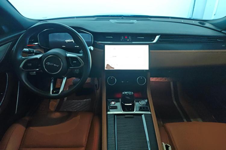 Used Jaguar XFL 2022 XFL 2.0T P250 Two-Wheel-Drive Elite Sport Edition Center Console