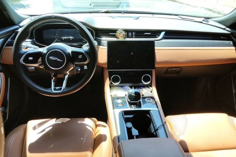 Used Jaguar XFL 2022 XFL 2.0T P250 Two-Wheel-Drive Elite Sport Edition Center Console