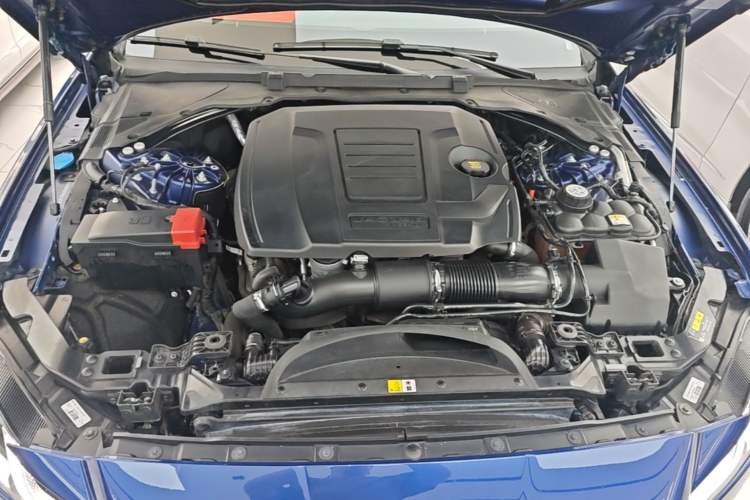 Used Jaguar XFL 2022 XFL 2.0T P250 Two-Wheel-Drive Elite Sport Edition Engine Bay