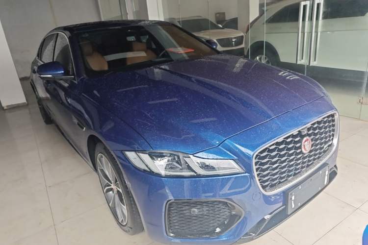 Used Jaguar XFL 2022 XFL 2.0T P250 Two-Wheel-Drive Elite Sport Edition Front Right 45 Deg