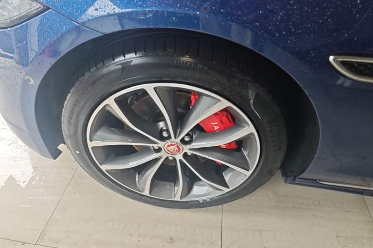 Used Jaguar XFL 2022 XFL 2.0T P250 Two-Wheel-Drive Elite Sport Edition Left Front Wheel Hub