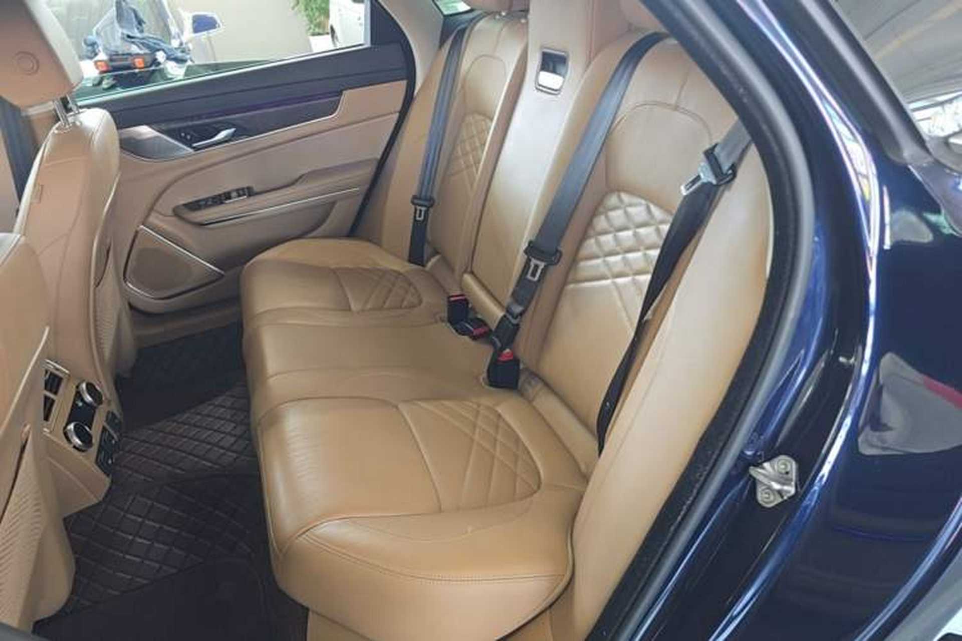 Used Jaguar XFL 2022 XFL 2.0T P250 Two-Wheel-Drive Prestige Luxury Edition Left Rear Seat