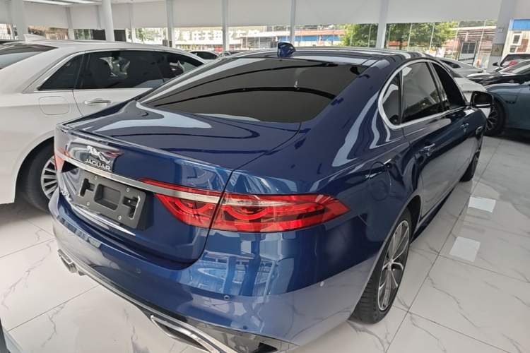 Used Jaguar XFL 2022 XFL 2.0T P250 Two-Wheel-Drive Elite Sport Edition Rear Right 45 Deg