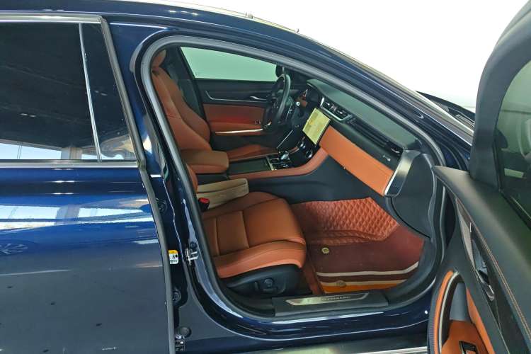 Used Jaguar XFL 2022 XFL 2.0T P250 Two-Wheel-Drive Elite Sport Edition Right Front Seat
