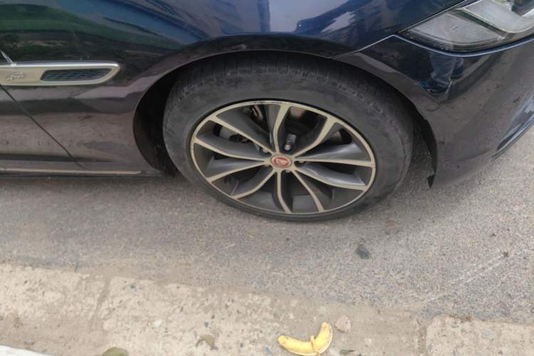 Used Jaguar XFL 2022 XFL 2.0T P250 Two-Wheel-Drive Elite Sport Edition Right Front Wheel Hub