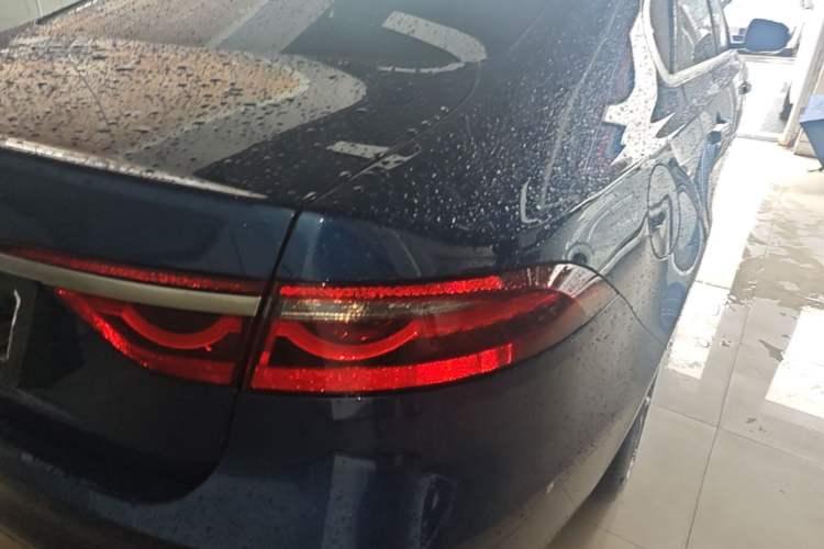 Used Jaguar XFL 2022 XFL 2.0T P250 Two-Wheel-Drive Elite Sport Edition Right Rear Taillight
