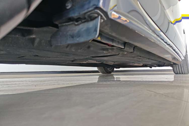 Used Jaguar XFL 2022 XFL 2.0T P250 Two-Wheel-Drive Elite Sport Edition Right Side Sill