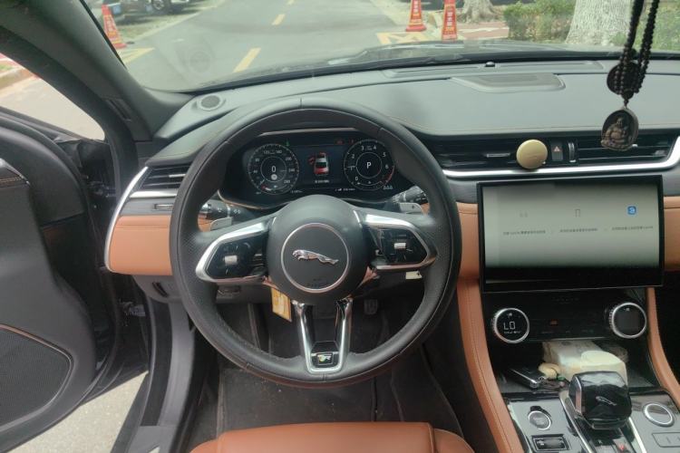 Used Jaguar XFL 2022 XFL 2.0T P250 Two-Wheel-Drive Elite Sport Edition Steering Wheel