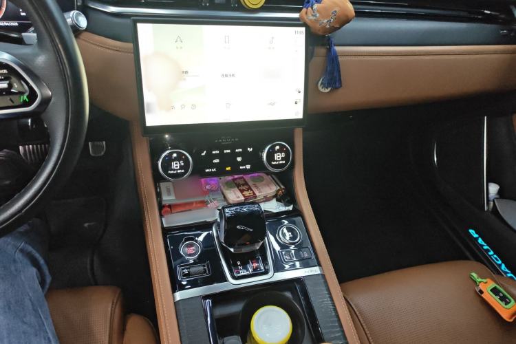 Used Jaguar XFL 2022 XFL 2.0T P300 Four-Wheel-Drive Flagship Sport Edition Audio And AC Panel