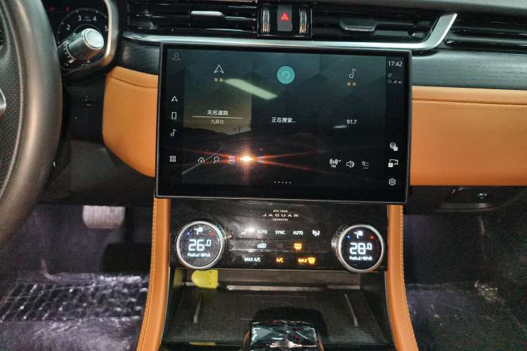 Used Jaguar XFL 2022 XFL 2.0T P250 Two-Wheel-Drive Elite Sport Edition Audio And AC Panel