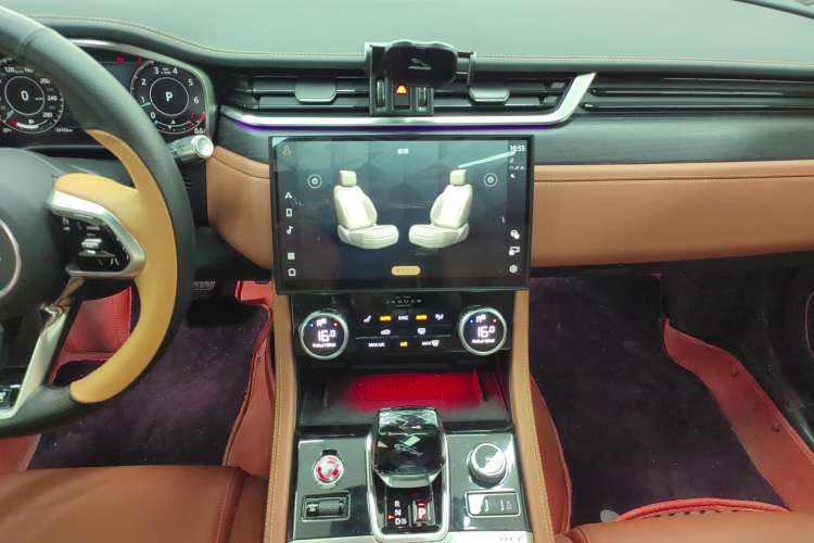 Used Jaguar XFL 2022 XFL 2.0T P250 Two-Wheel-Drive Elite Sport Edition Audio And AC Panel
