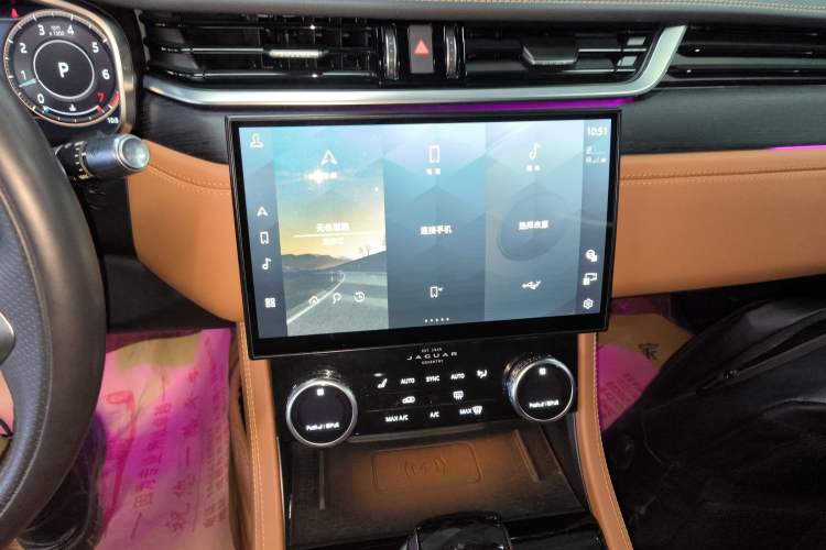 Used Jaguar XFL 2022 XFL 2.0T P250 Two-Wheel-Drive Elite Sport Edition Audio And AC Panel