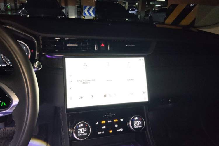 Used Jaguar XFL 2022 XFL 2.0T P250 Two-Wheel-Drive Prestige Luxury Edition Audio And AC Panel