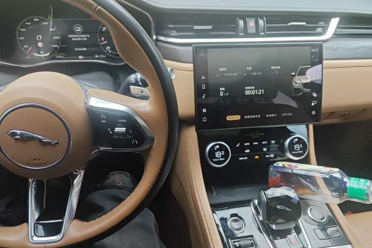 Used Jaguar XFL 2022 XFL 2.0T P250 Two-Wheel-Drive Prestige Luxury Edition Audio And AC Panel