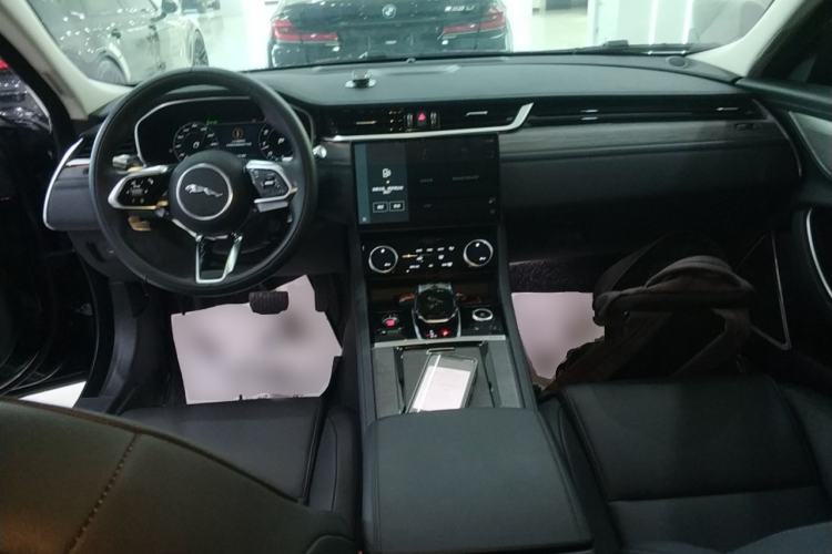 Used Jaguar XFL 2022 XFL 2.0T P200 Two-Wheel-Drive Elite Luxury Edition Center Console