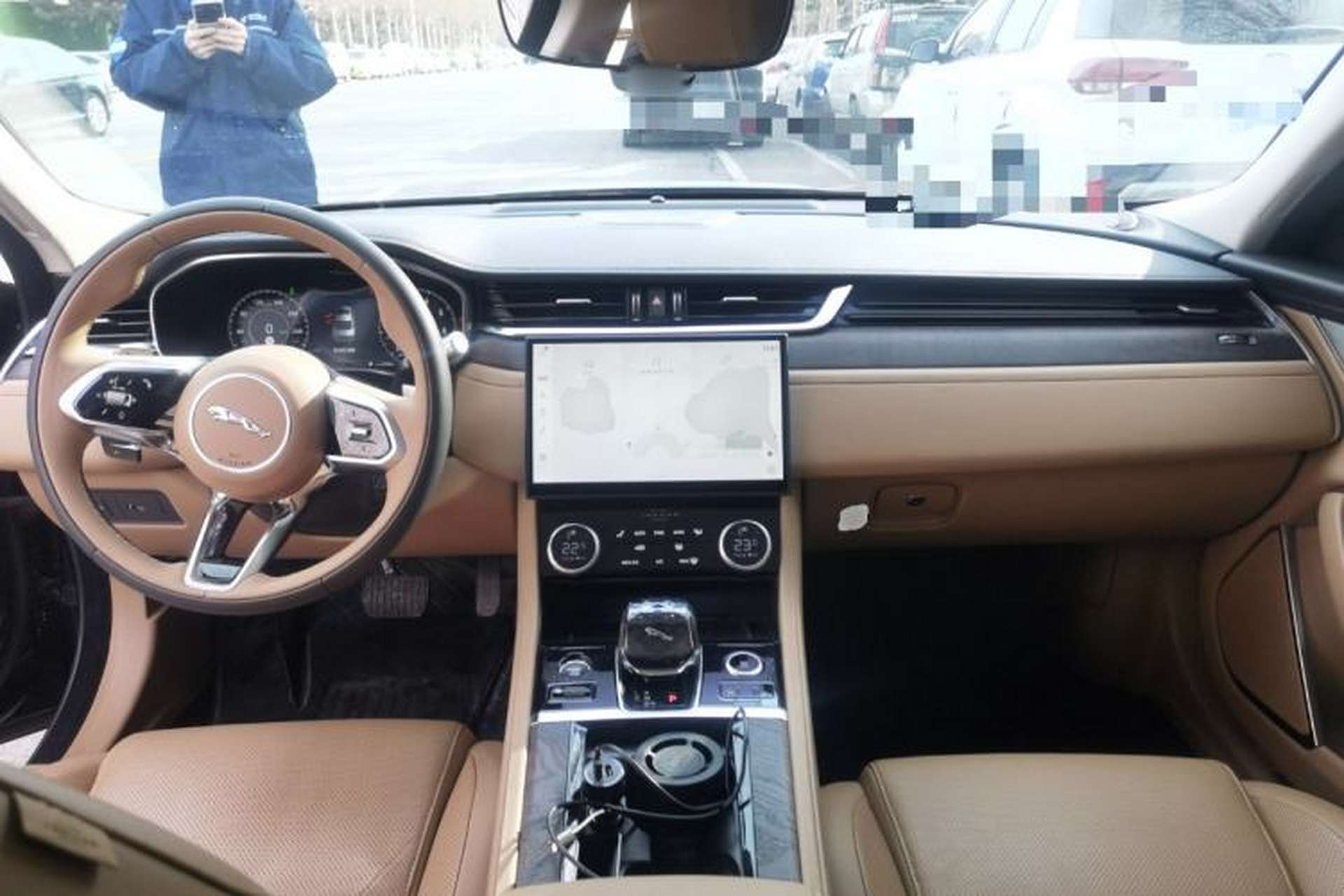 Used Jaguar XFL 2022 XFL 2.0T P250 Two-Wheel-Drive Prestige Luxury Edition Center Console