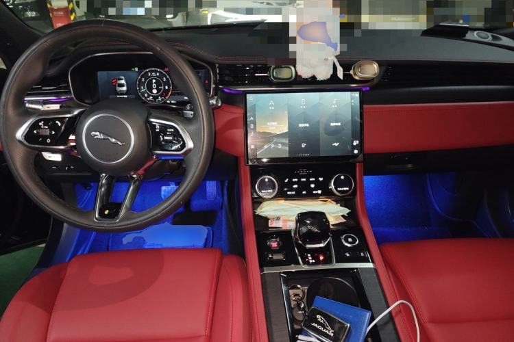 Used Jaguar XFL 2022 XFL 2.0T P250 Two-Wheel-Drive Elite Sport Edition Center Console