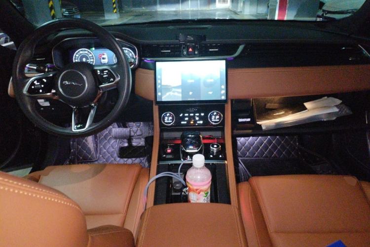 Used Jaguar XFL 2022 XFL 2.0T P250 Two-Wheel-Drive Elite Sport Edition Center Console