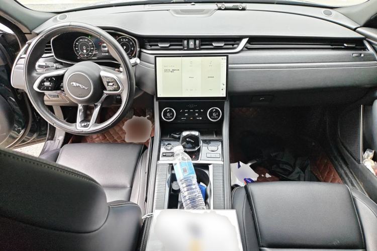 Used Jaguar XFL 2022 XFL 2.0T P250 Two-Wheel-Drive Elite Sport Edition Center Console