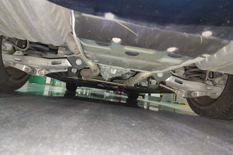 Used Jaguar XFL 2022 XFL 2.0T P250 Two-Wheel-Drive Elite Sport Edition Chassis Rear