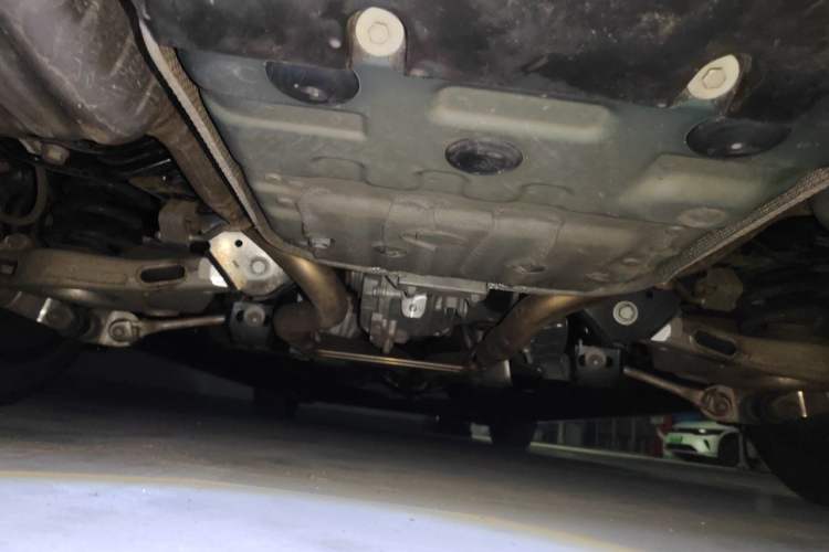 Used Jaguar XFL 2022 XFL 2.0T P250 Two-Wheel-Drive Elite Sport Edition Chassis Rear