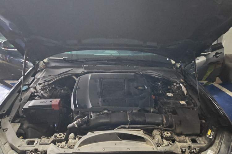 Used Jaguar XFL 2022 XFL 2.0T P300 Four-Wheel-Drive Flagship Sport Edition Engine Bay
