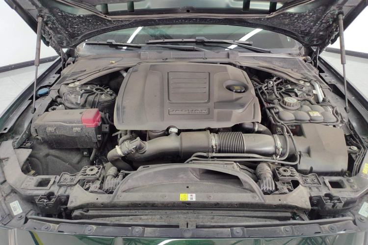 Used Jaguar XFL 2022 XFL 2.0T P250 Two-Wheel-Drive Elite Sport Edition Engine Bay