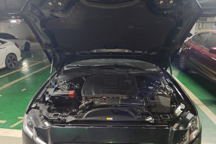 Used Jaguar XFL 2022 XFL 2.0T P250 Two-Wheel-Drive Elite Sport Edition Engine Bay