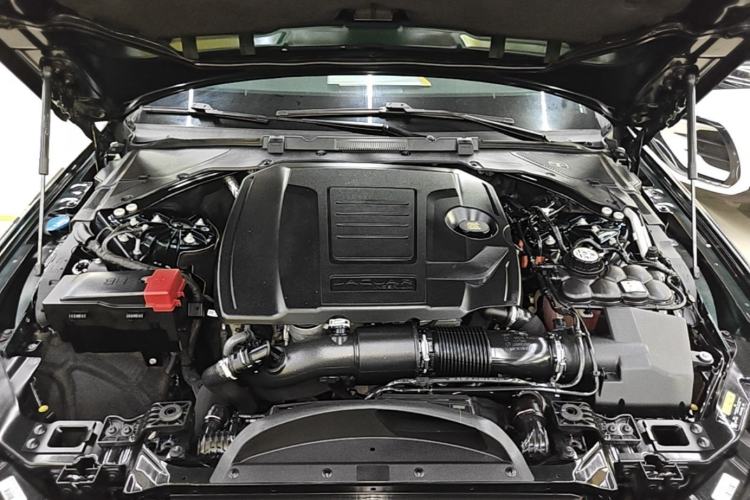 Used Jaguar XFL 2022 XFL 2.0T P250 Two-Wheel-Drive Elite Sport Edition Engine Bay