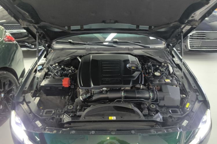 Used Jaguar XFL 2022 XFL 2.0T P250 Two-Wheel-Drive Elite Sport Edition Engine Bay