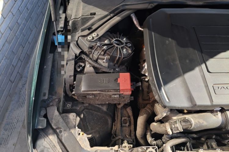 Used Jaguar XFL 2022 XFL 2.0T P250 Two-Wheel-Drive Elite Sport Edition Engine Bay Right