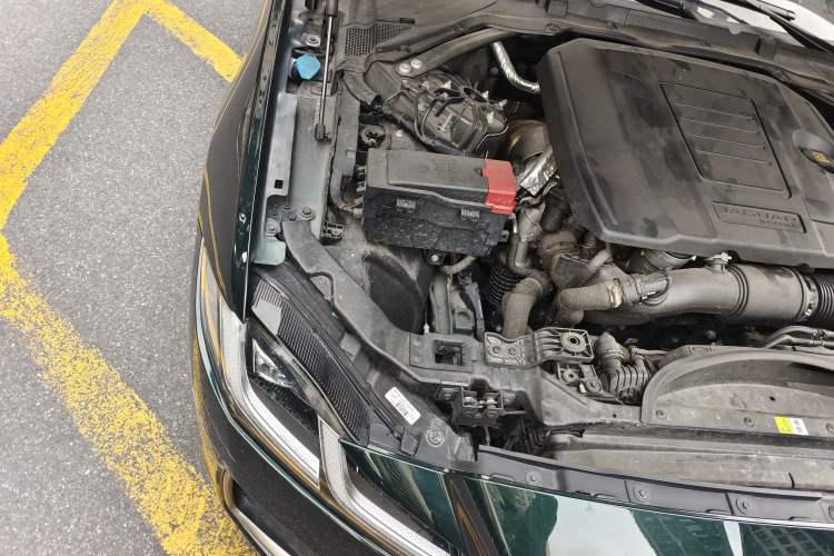 Used Jaguar XFL 2022 XFL 2.0T P200 Two-Wheel-Drive Elite Luxury Edition Engine Bay Right
