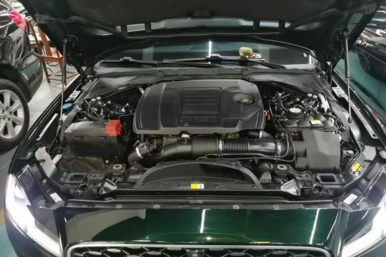 Used Jaguar XFL 2022 XFL 2.0T P250 Two-Wheel-Drive Elite Sport Edition Engine Bay