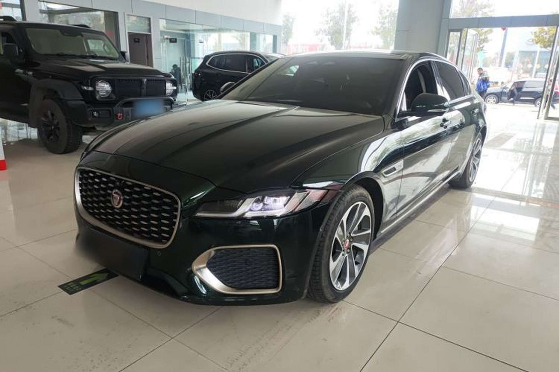 Used Jaguar XFL 2022 XFL 2.0T P200 Two-Wheel-Drive Elite Luxury Edition Front Left 45 Deg